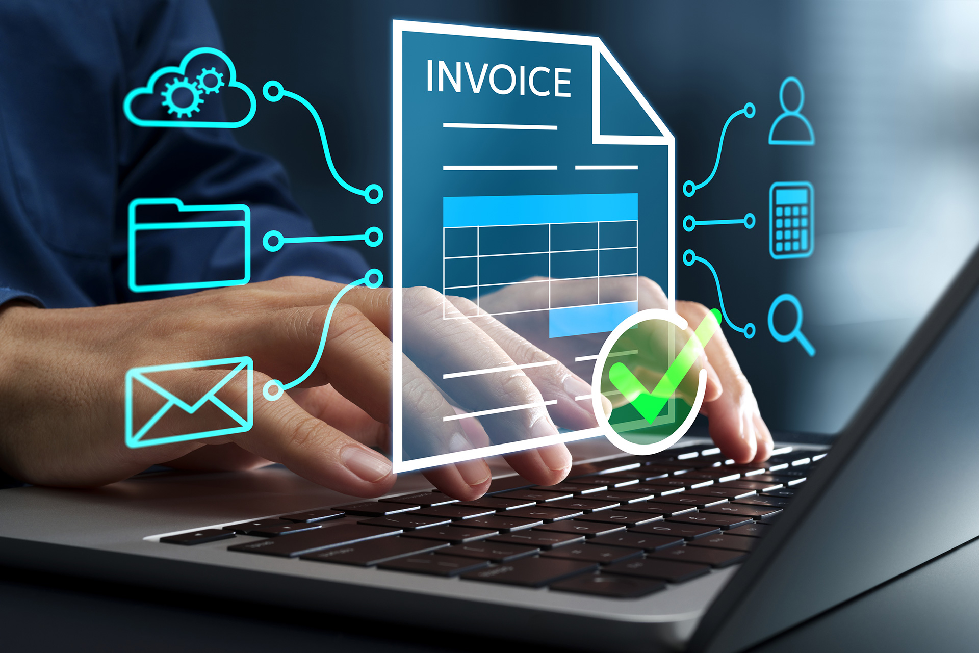 Profissional digitando em notebook com ícones de automação financeira, representando gestão fiscal.